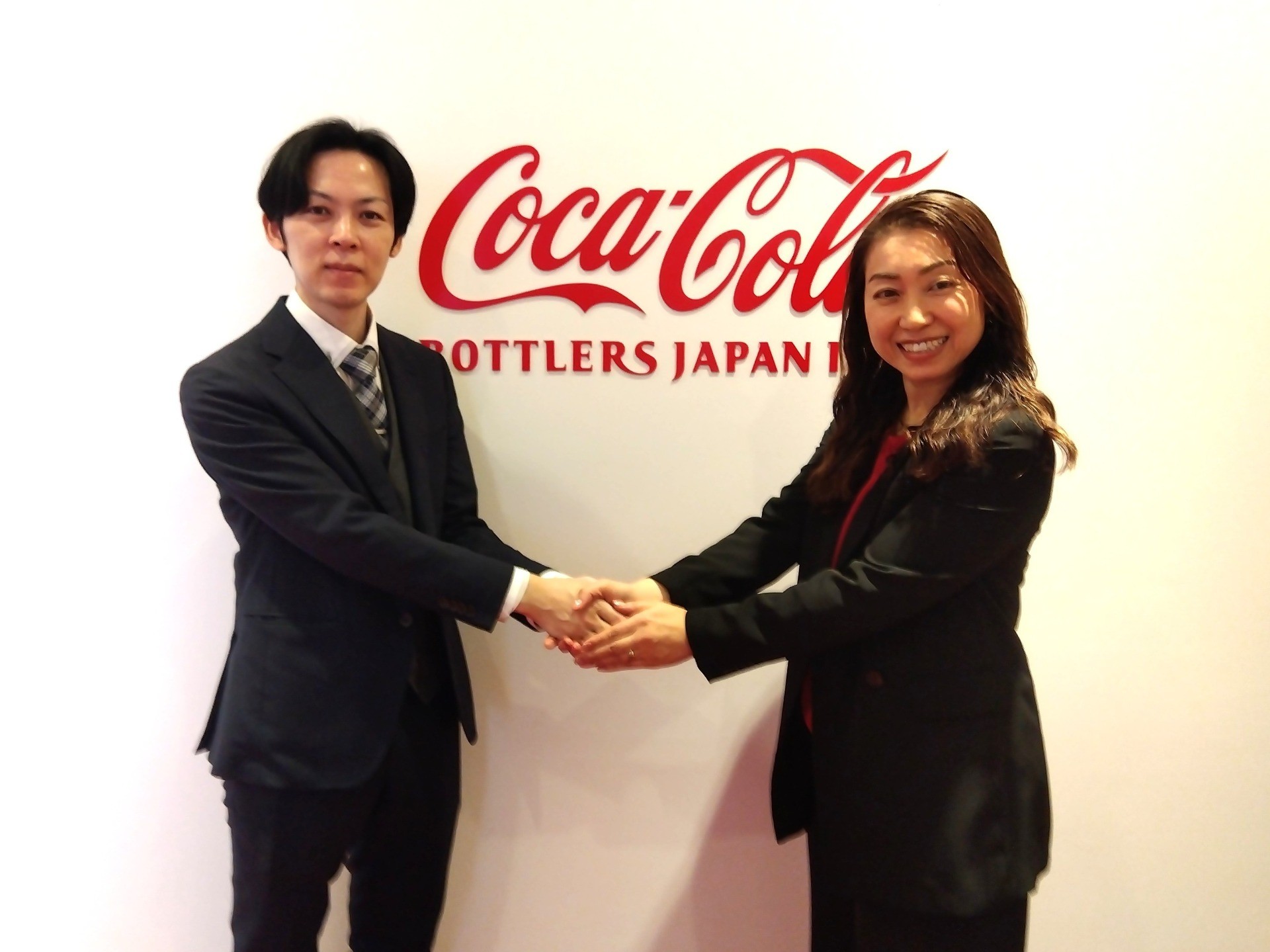 コカ･コーラ ボトラーズジャパン株式会社様の製品寄贈開始10周年にあたり、インタビューをさせていただきました